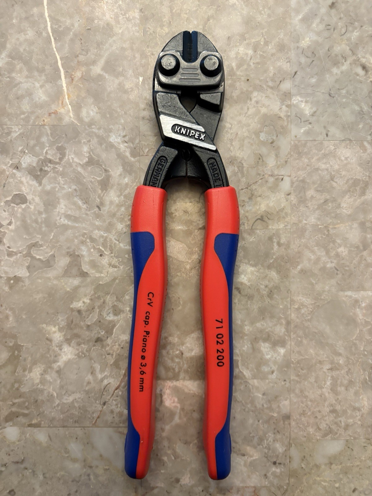 KNIPEX Bolt Cutter 8-inch 200 mm Comfort Handle - 7102200