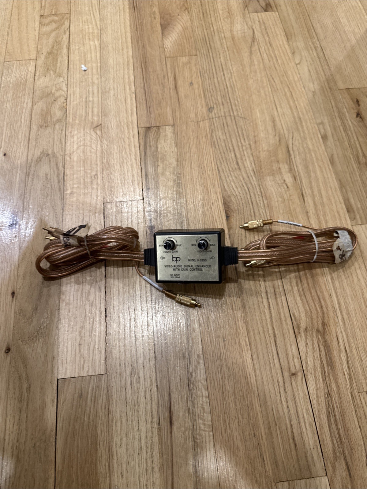 Vintage BP V-1850 Video/Audio Signal Enhancer With Gain Control RCA Cable