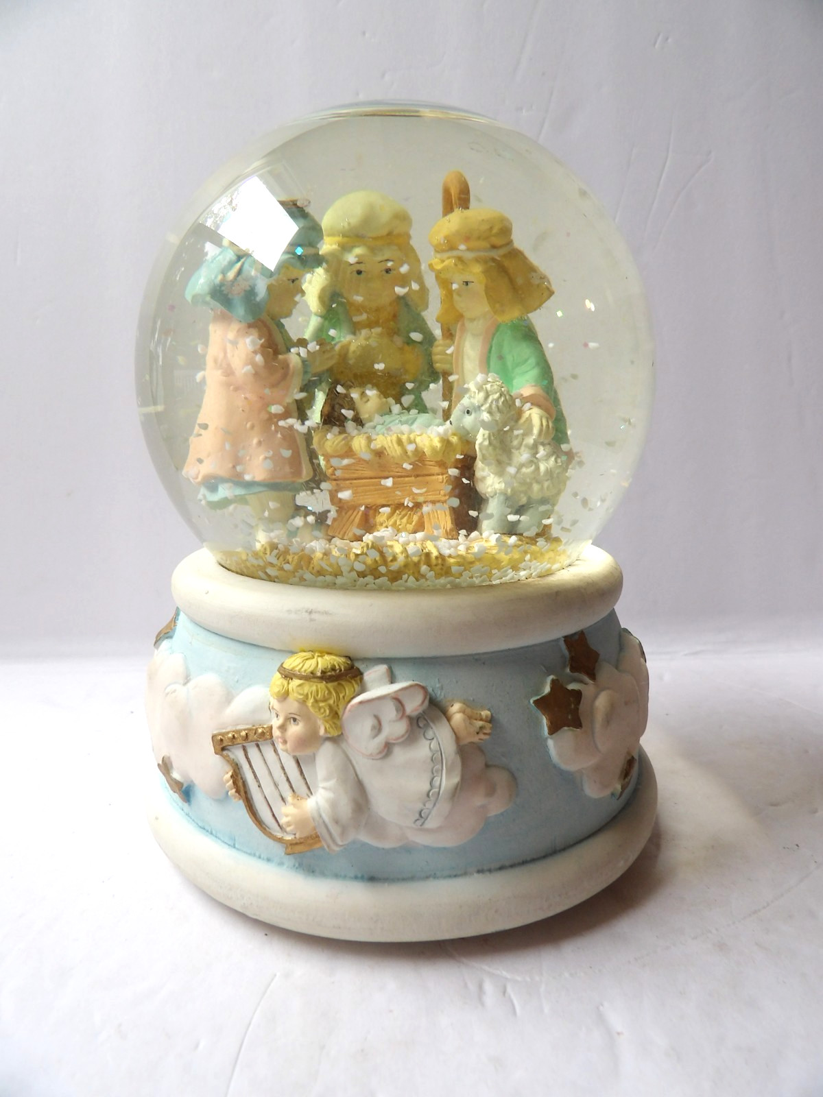 San Francisco Music Box Company Snow Globe Nativity With Wise Men "Silent Night"