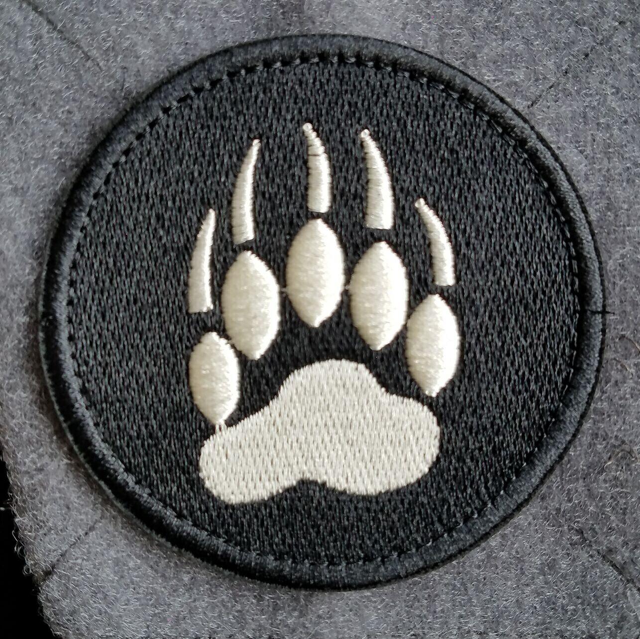 BLACKWATER TRACKER BEAR PAW EXPERT HOOK&LOOP PATCH EMBROIDERED BADGE BLACK