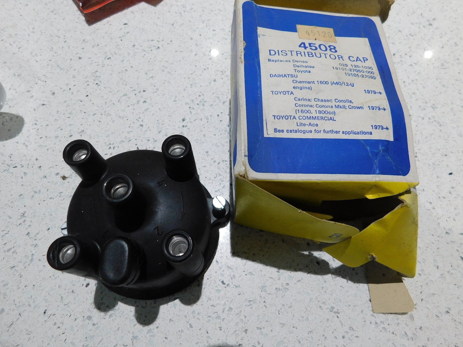 Daihatsu Charmant,Toyota Carina,Corolla, Crown Distributor Cap Intermotor 4508
