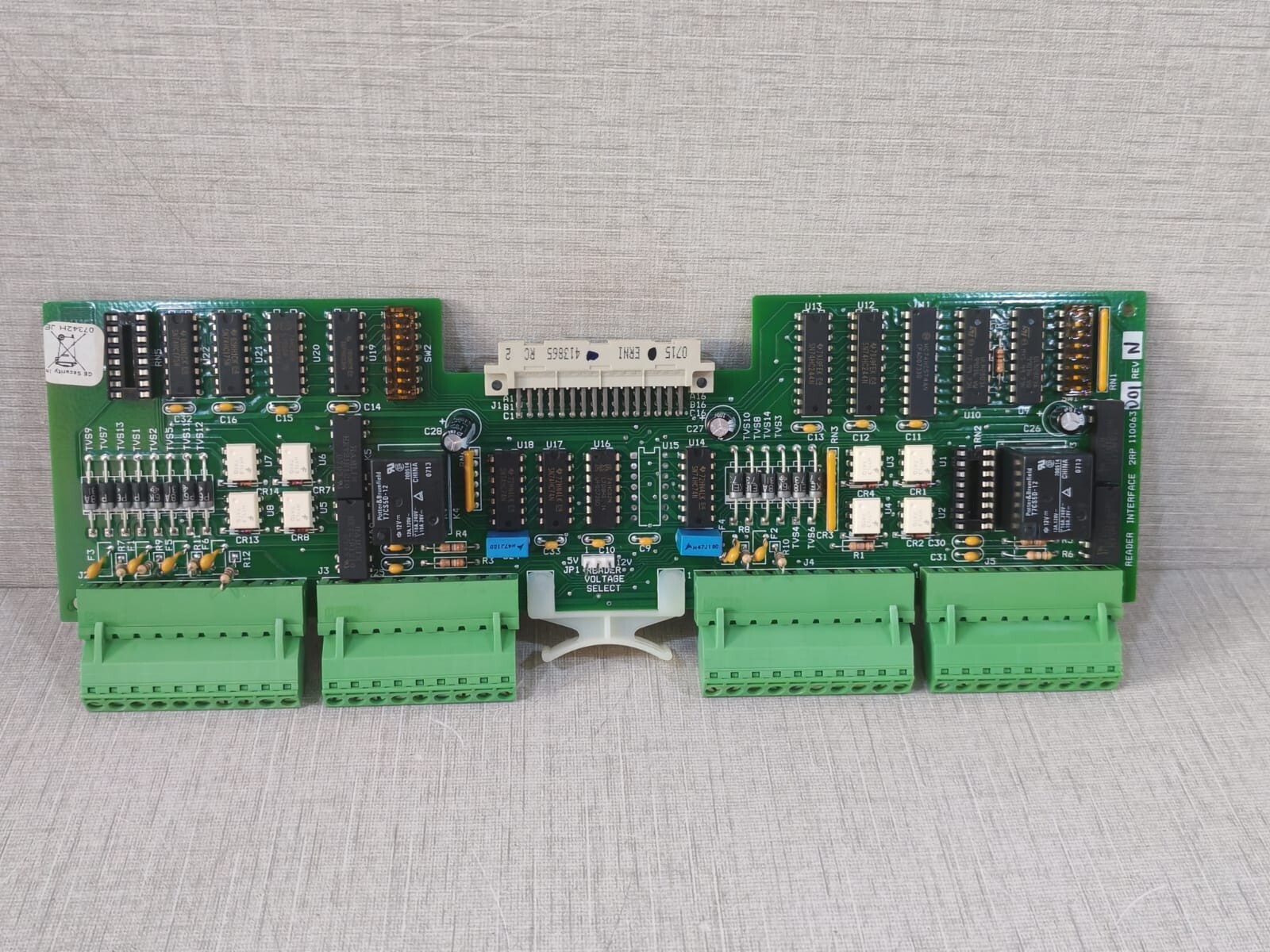 GE 2RP Reader Interface Unsupervised DI Board 110063001 - NEW W/ FILTHY BOX