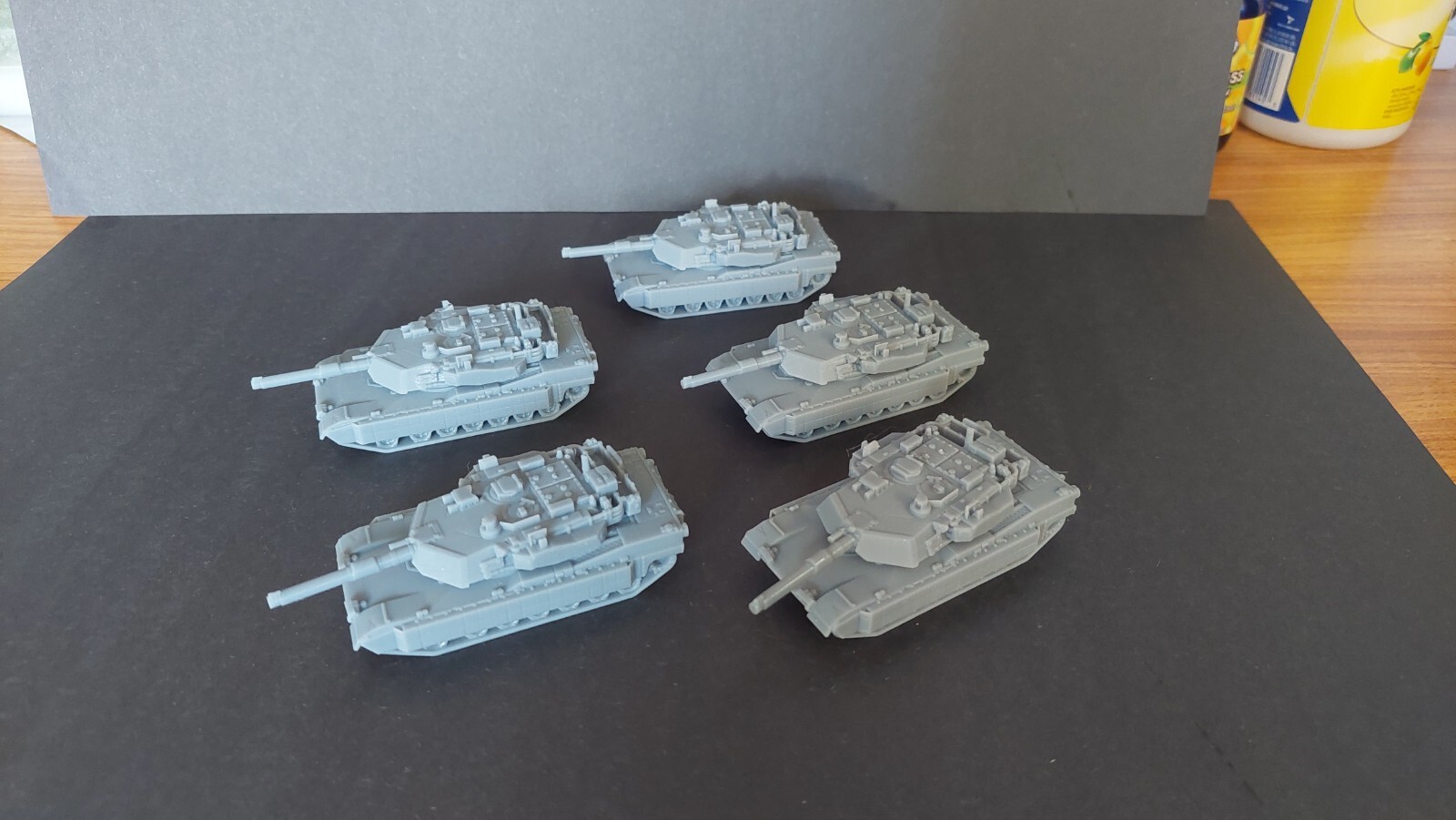 HO Scale U.S. M1A2 Abrams Tanks 1/87th scale miniatures