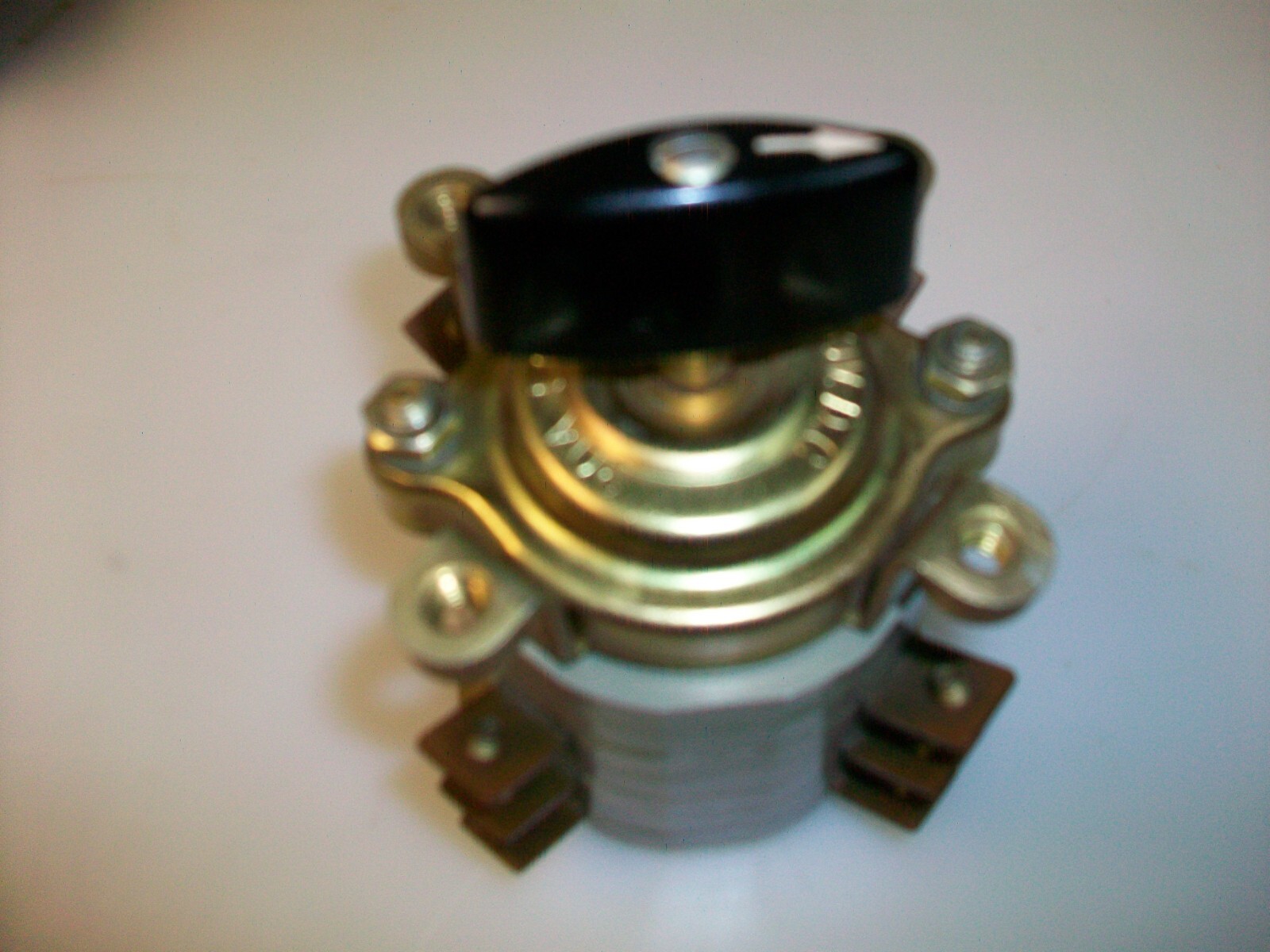 ELECTROSWITCH 30 A. 500 V. Ac.-250 V. Dc. ROTARY SWITCH 123902LL  5930-00-570-49