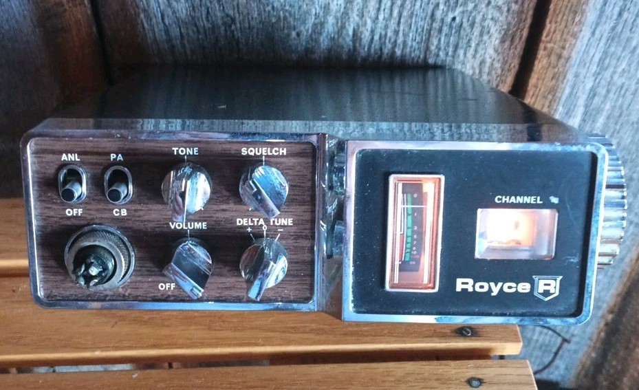 Vintage Royce  Model 605A CB Mobile Transceiver 23 Channel Powers On