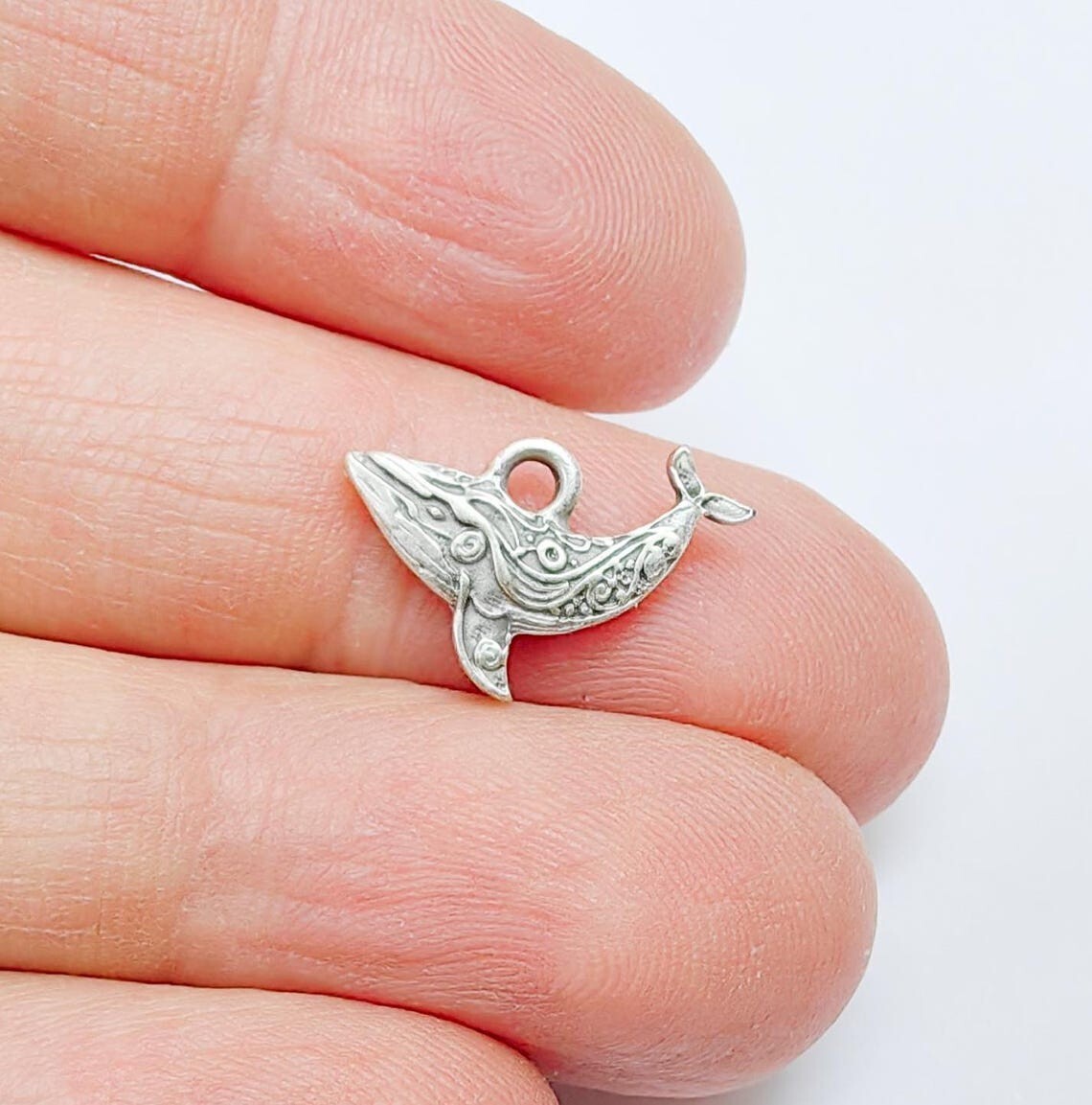 5 Whale Charm Small Animal Pendant Nautical charms Antique silver 18x13mm G36900