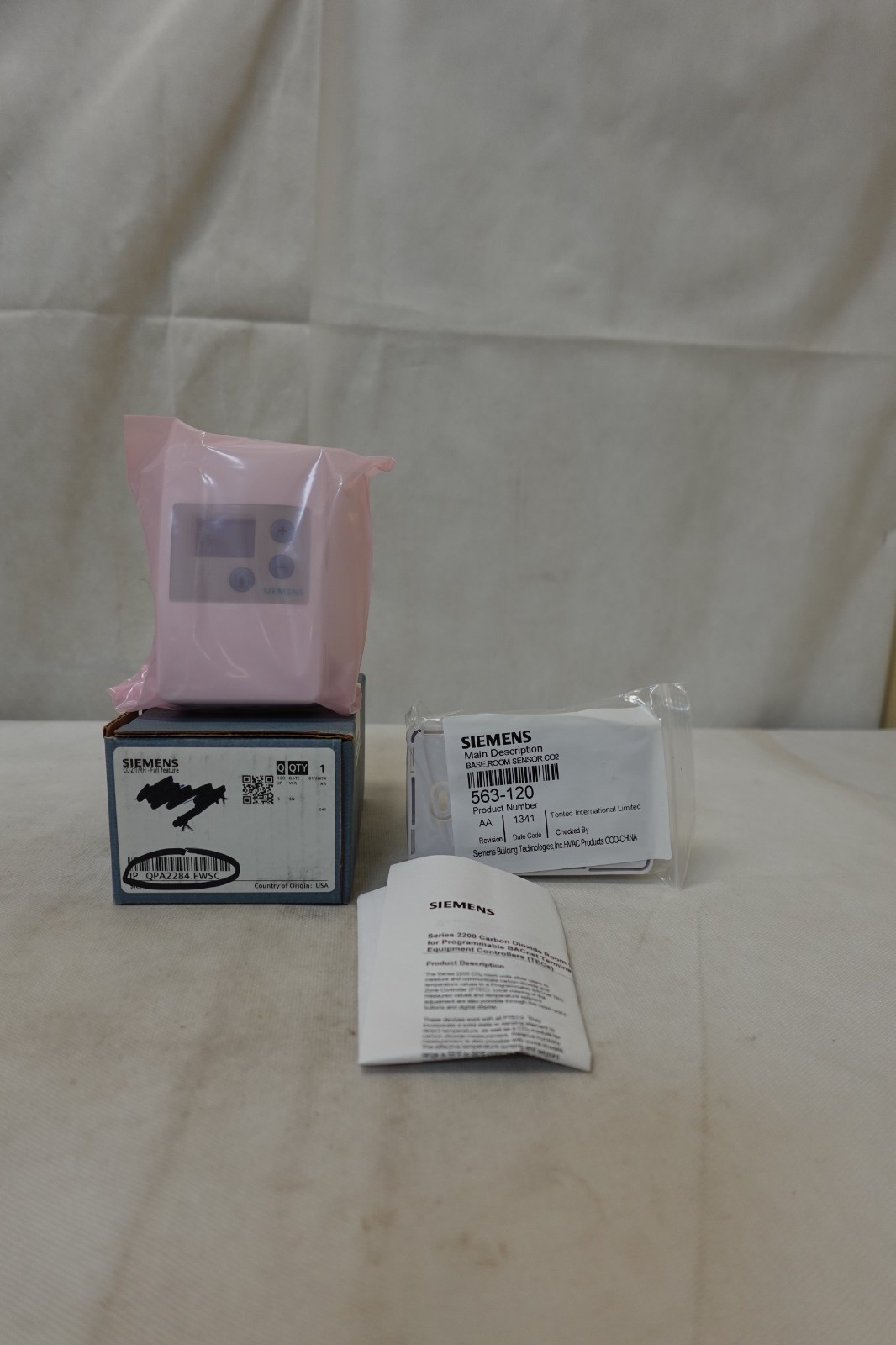 SIEMENS QPA2284.FWSC Temperature/Humidity/CO2 Sensor, CO2/T/RH Full Feature