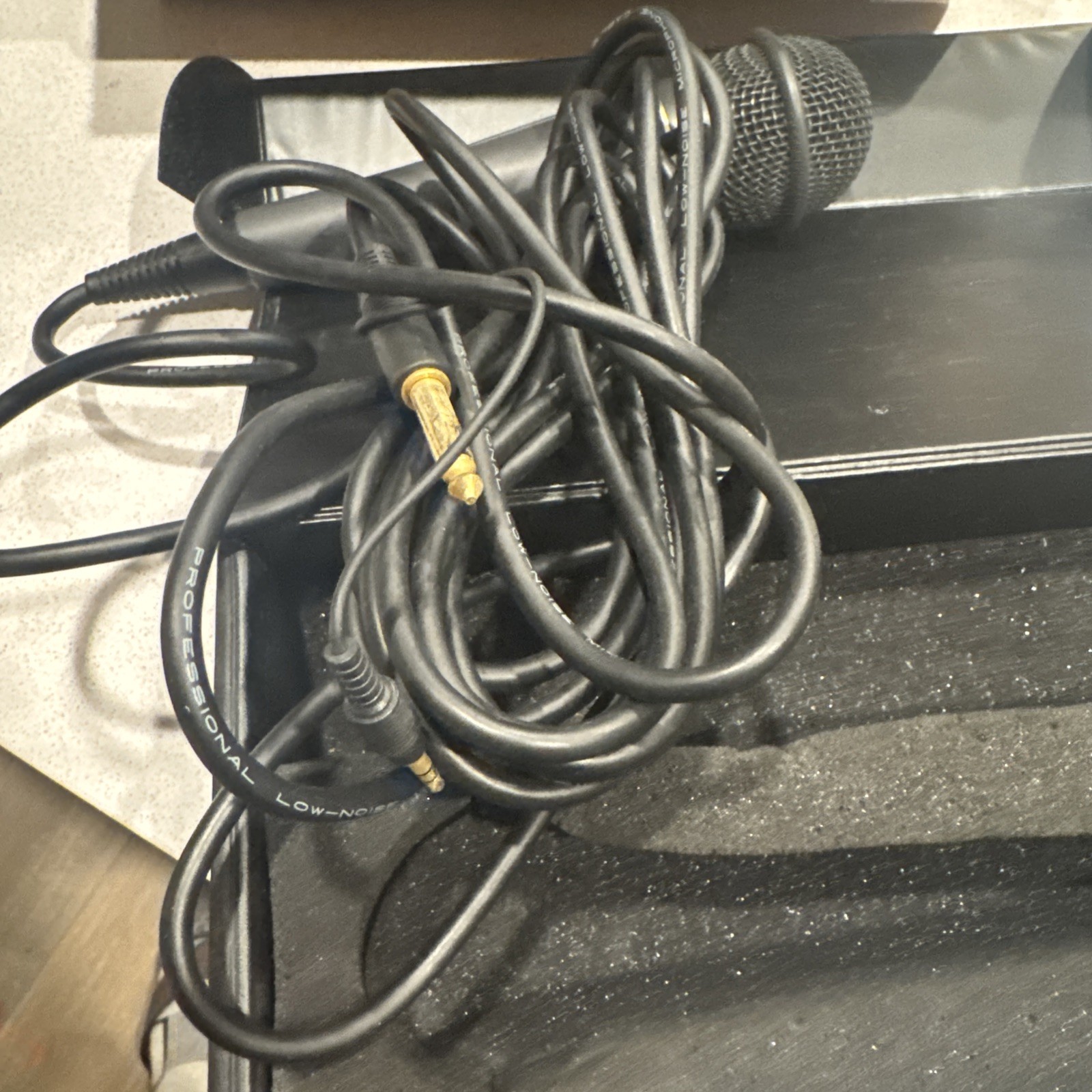 Karaoke Pro 2 Dynamic Microphone DM-420KC