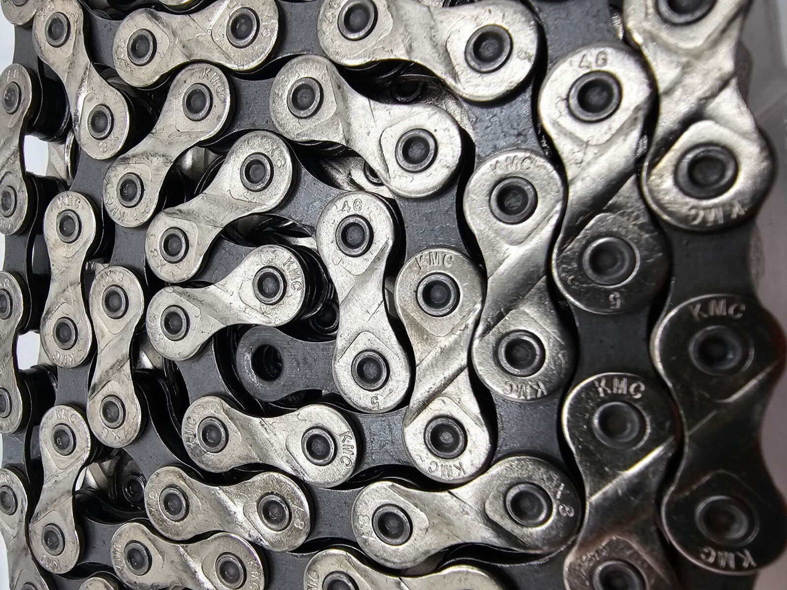 KMC X8 Chain Silver/Grey 6-8 Speed 116 Links 1/2"x3/32"