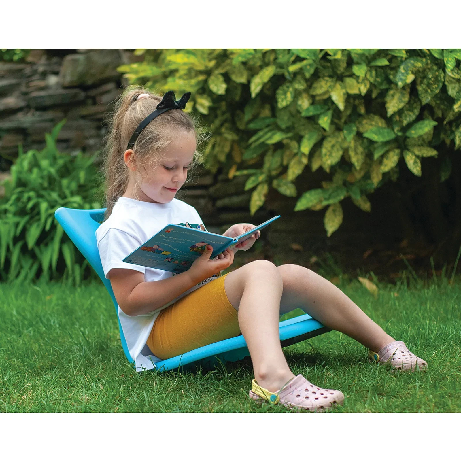 Muzo MBob Floor Seat 17.5Hx16Wx17D Blue Ergonomic Flexible Classroom Kids Chair