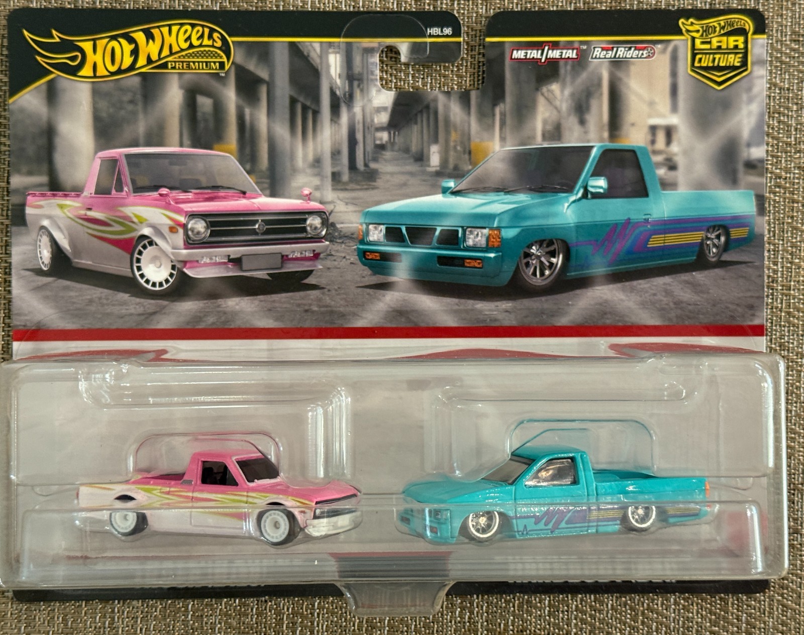 Hot Wheels Car Culture 2 Pack 1975 Datsun Sunny Truck & '93 Nissan Hardbody