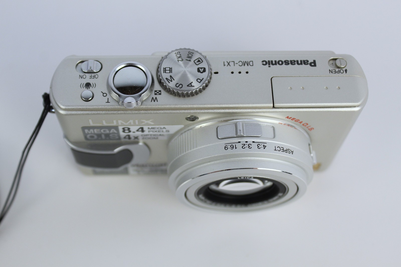 Panasonic Lumix DMC-LX1 8.4MP Digital Camera
