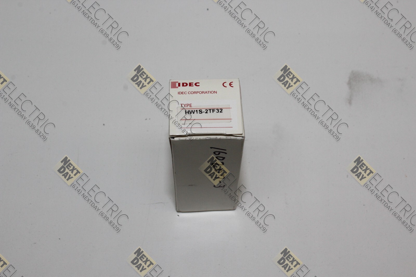 Idec, HW1S-2TF32, Selector Switch 22mm 2 Pos Position