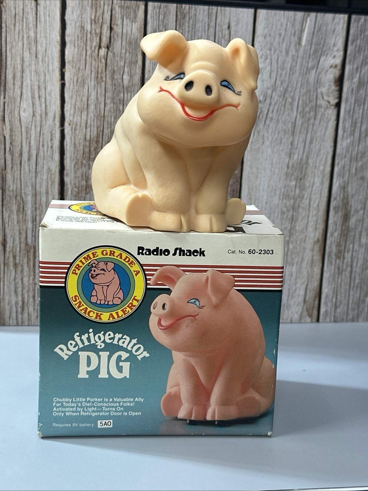 Vintage Radio Shack Refrigerator Pig Snack Alert Pig w Original Box Gag Gift