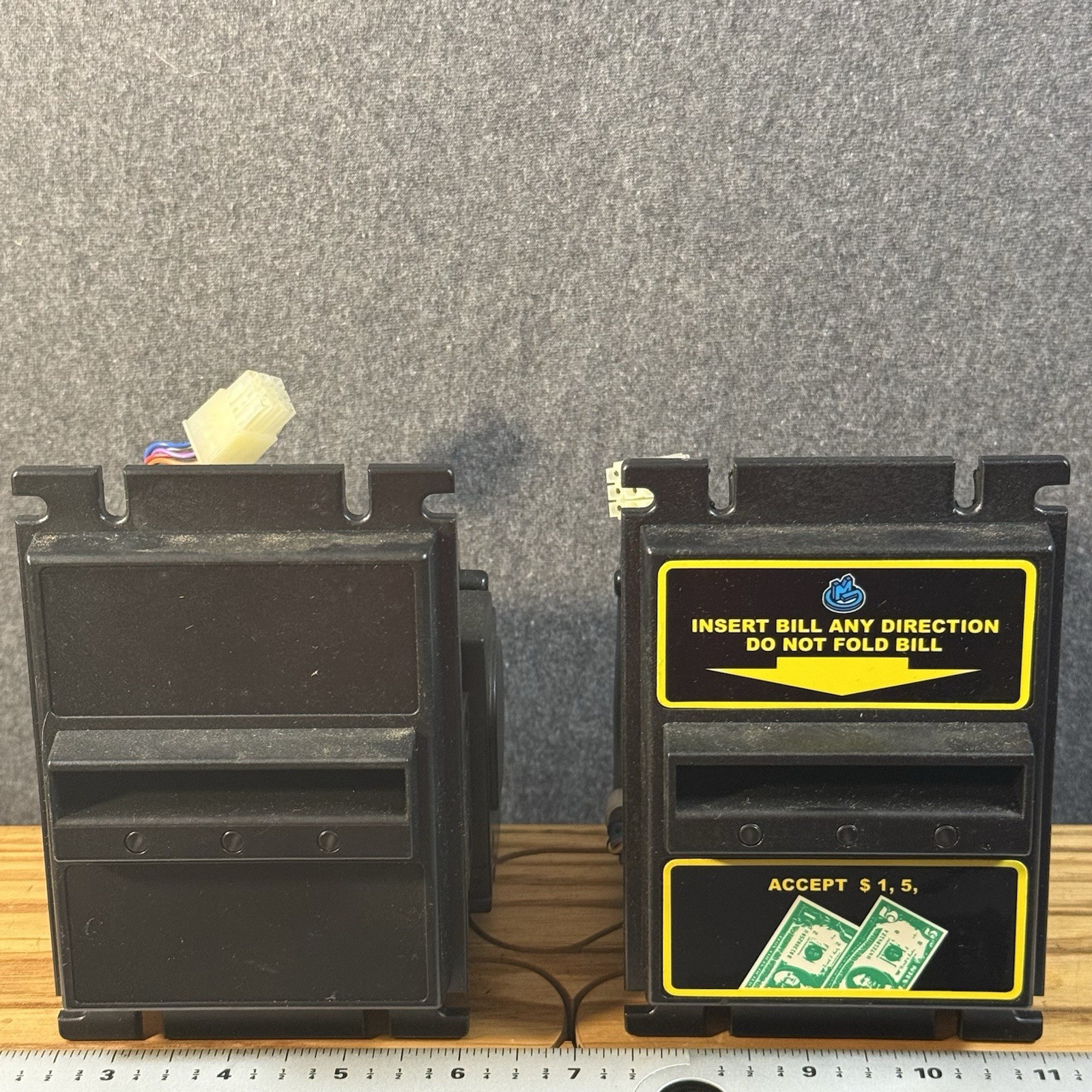GAMEMAX BL-600H-US2 Bill Acceptor Validator Lot of 2 Accept $1, 5