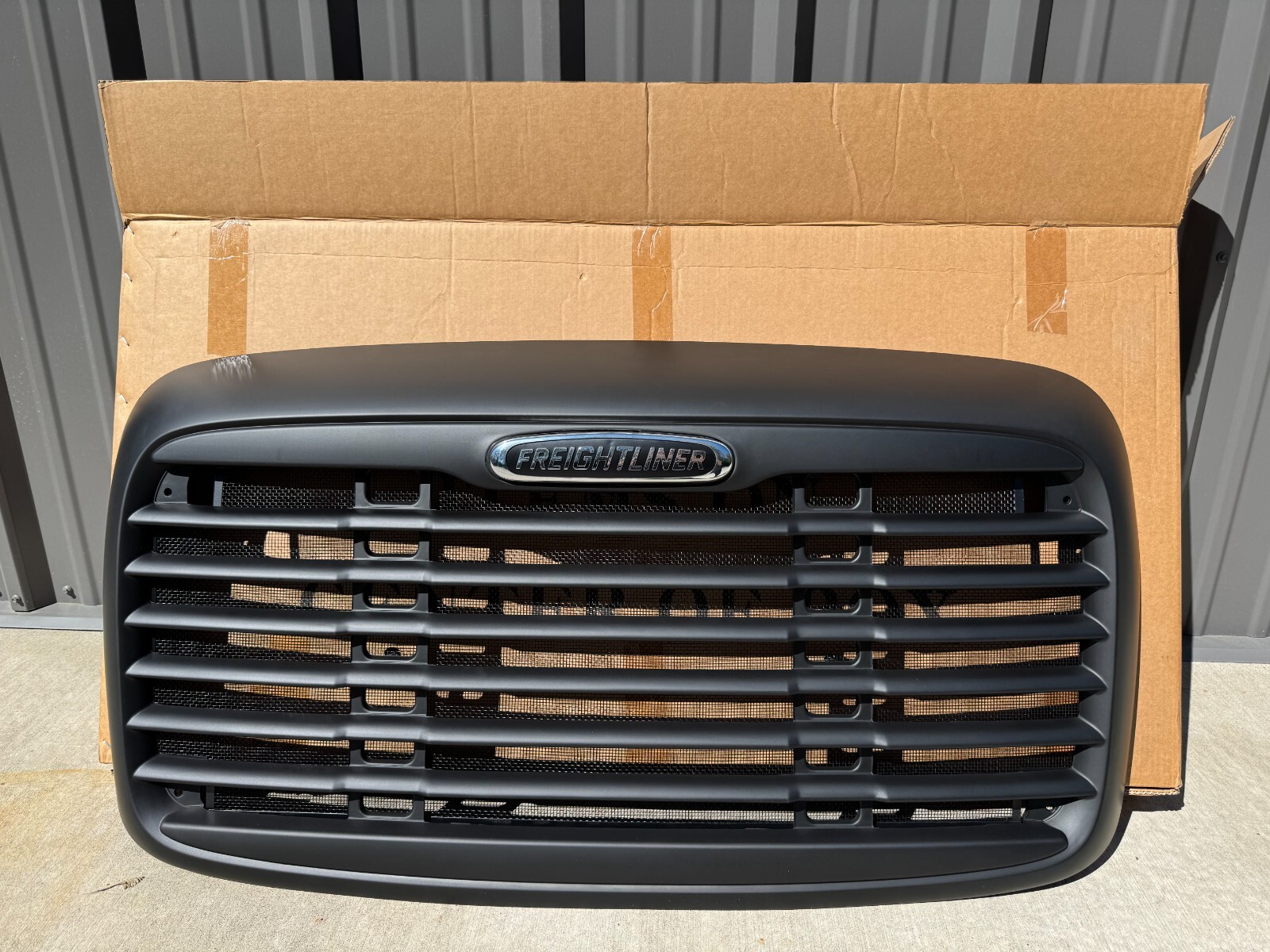 Freightliner Columbia Grille ABP-N795-91020