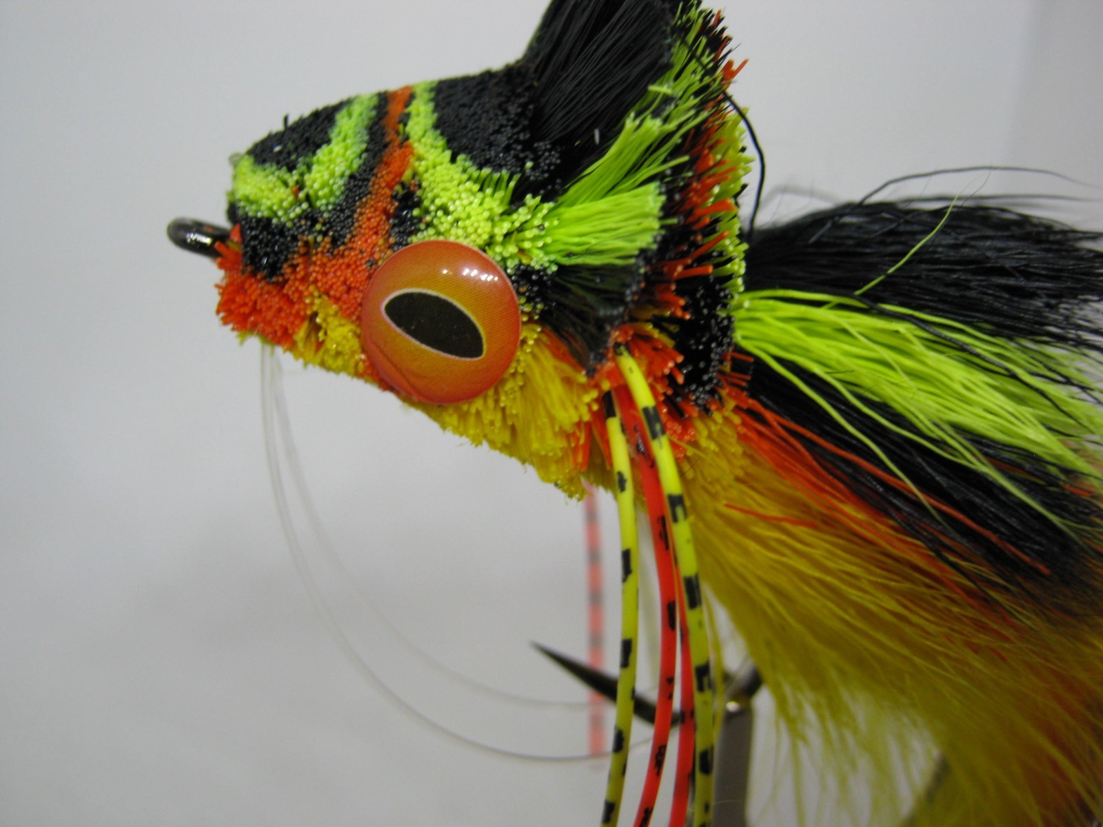 DEERHAIR RABBITSTRIP BASS FLY DIVER