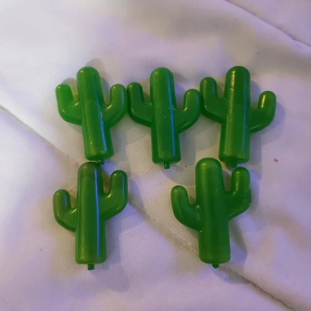 Free W/ Purchase 5 Pk Green Cactus Shaped Ice Cubes
