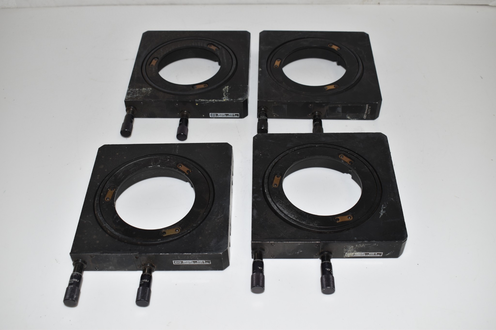 *JM* NEWPORT 620-4 OPTICAL STAGE MOUNT LOT OF 4 (GEV94)