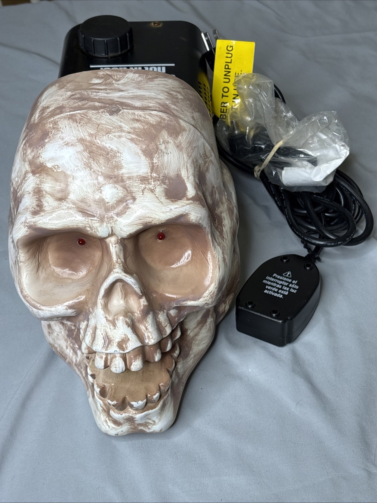 Vintage Skull Fogger 2001 Halloween Fog Machine Red Eyes Tested Works