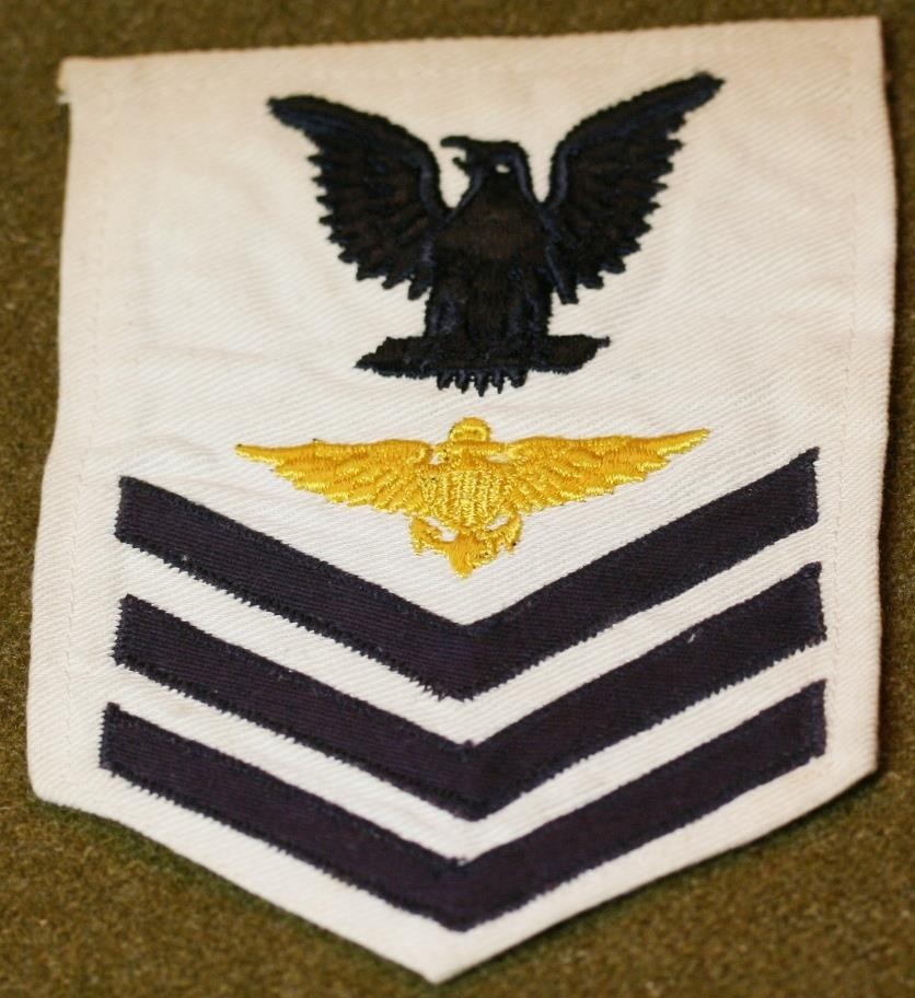 DATED 1943 WWII USN 1st CPO ENLISTED PILOT GOLD A&W ON WHITE SHOULDER RATE PATCH
