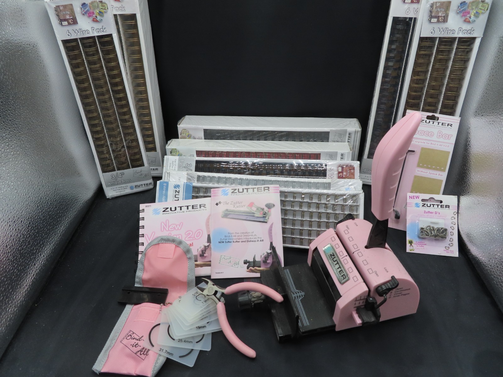Zutter Bind it All V2.0 Machine and Spinner Album Kit. Various Supplies.