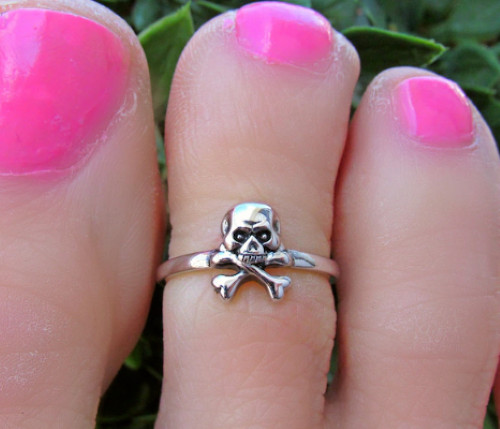 14K Gold Plated Women's Skull & Bone Unique Style Toe Ring 925 Sterling Silver
