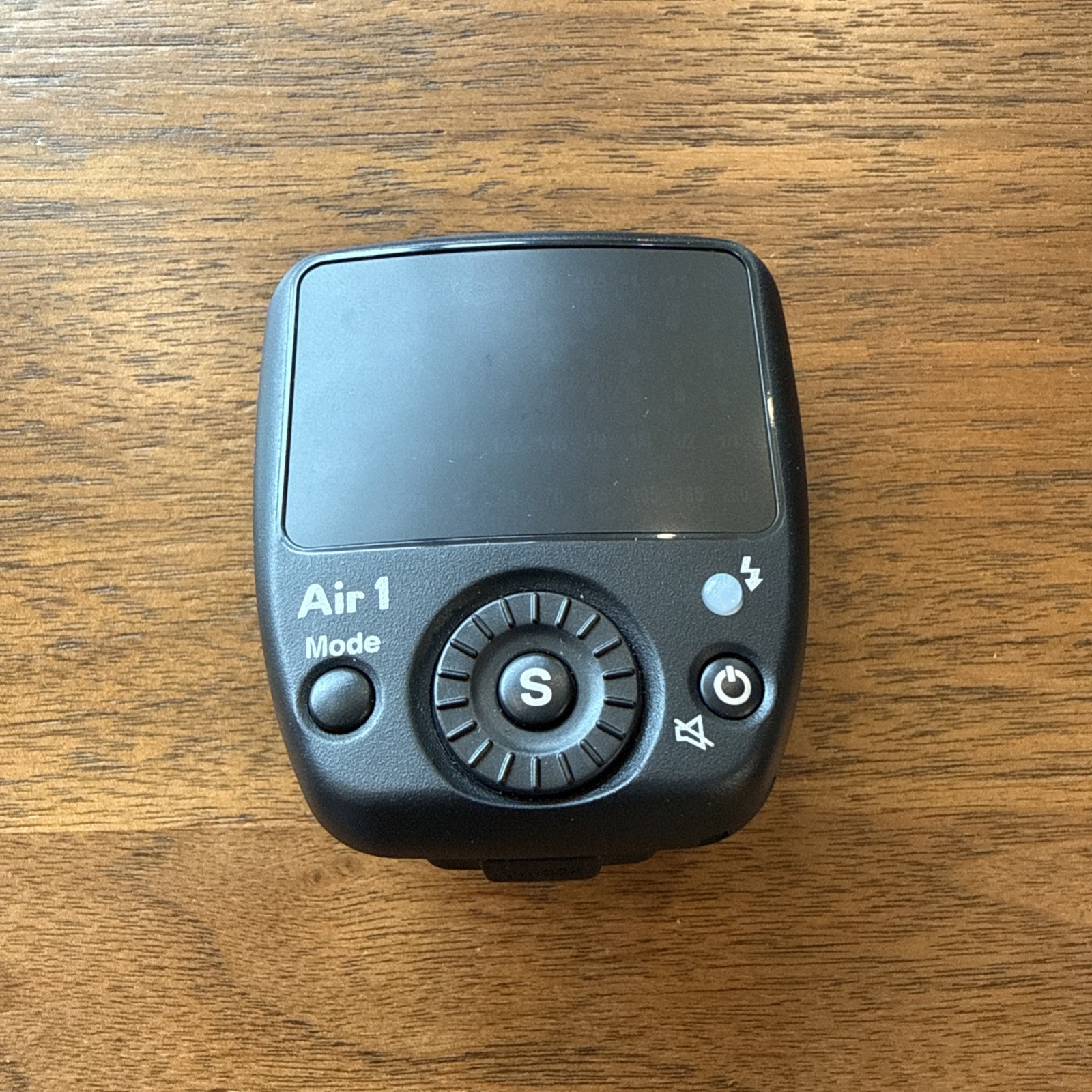 Nissin Digital Air 1 Flash Transmitter -  Turns On