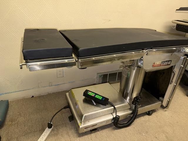 SKYTRON 6500 HD O.R. table