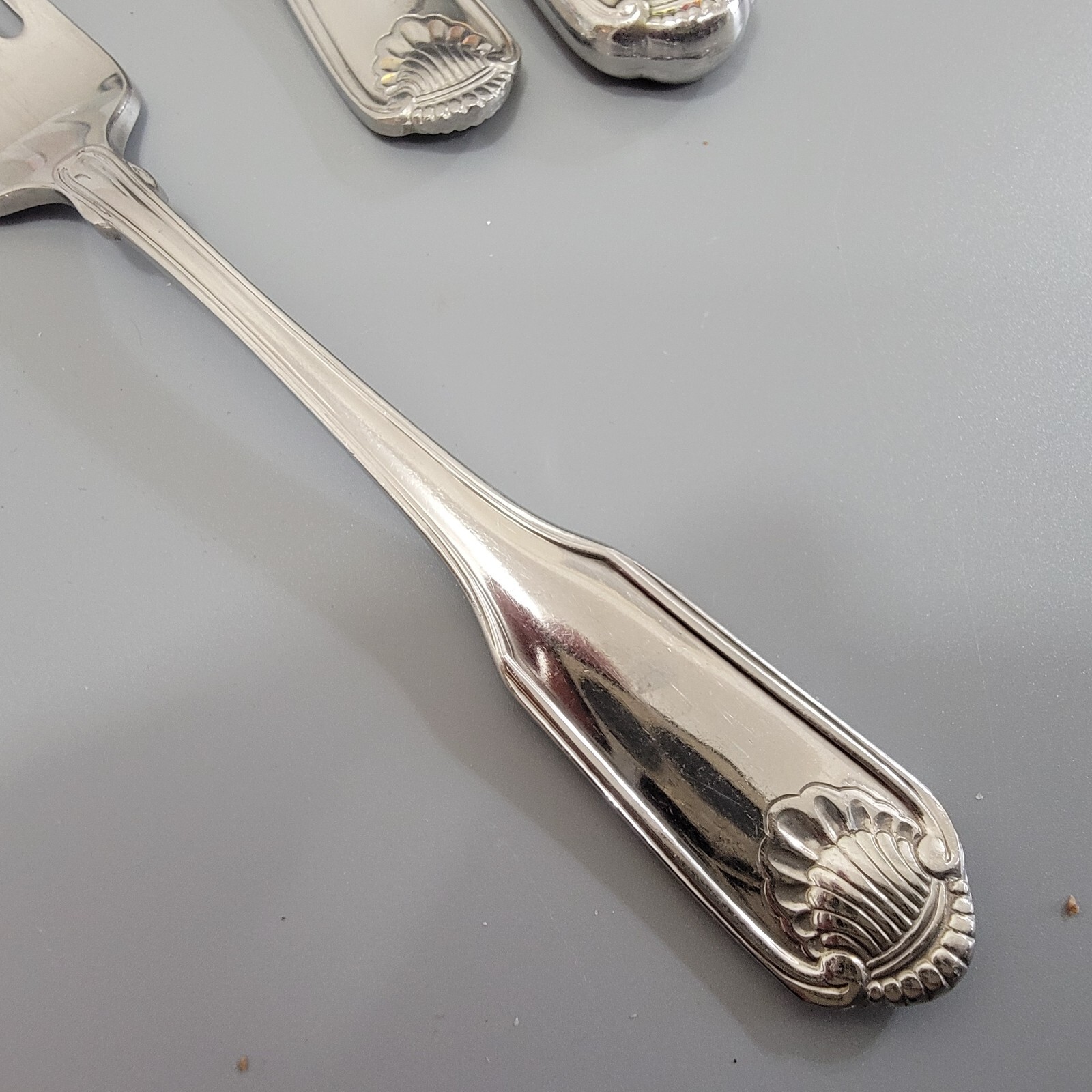 Oneida CLASSIC SHELL C Stainless Cube Flatware Silverware Glossy UCHOOSE 1625