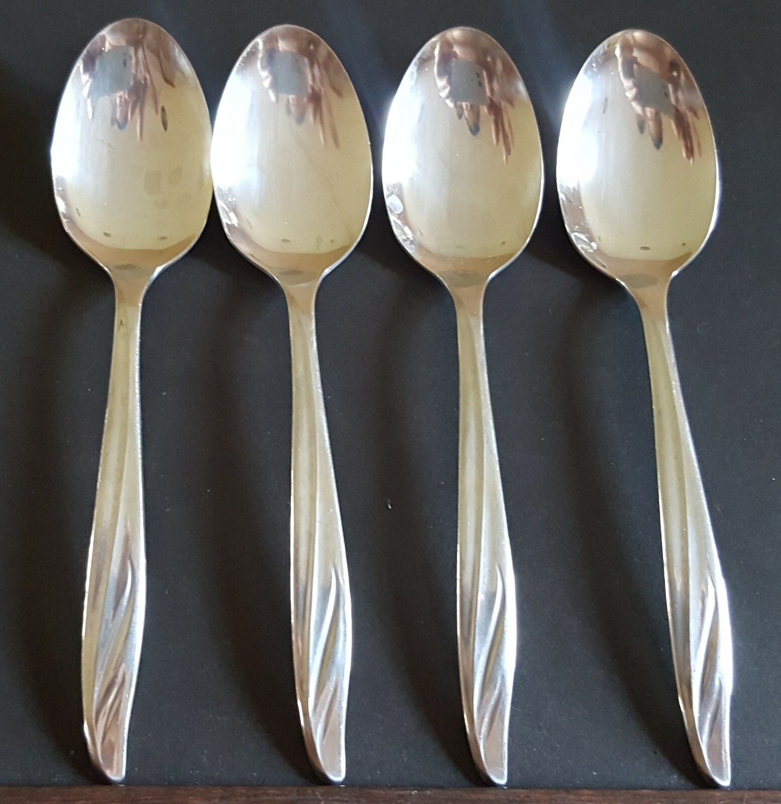 International Silco  Dignity stainless Teaspoons