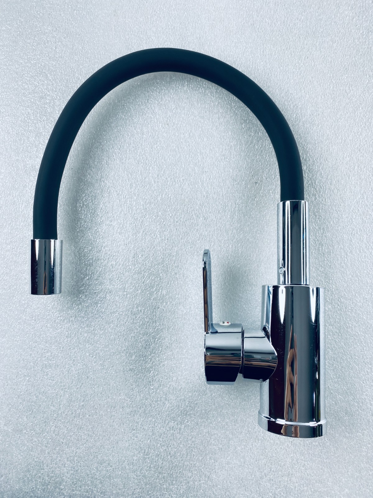 Flexible Kitchen Faucet With Single Handle Lever, Chrome/Black