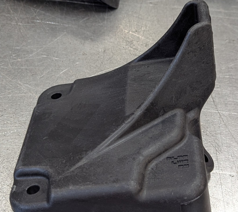 A22-68052-001 Freightliner Cascadia Cab Extension Bracket Sleeper Bunk Lower RH