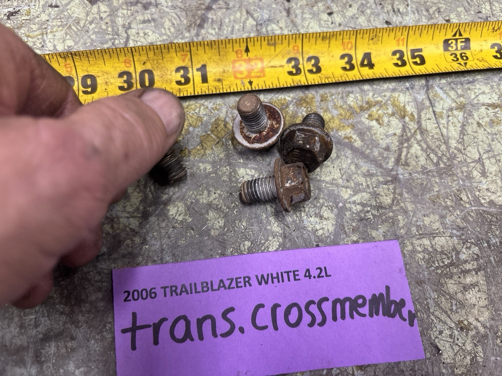 02-09 Trailblazer Transmission Cross Member Short Bolts Set Of 4