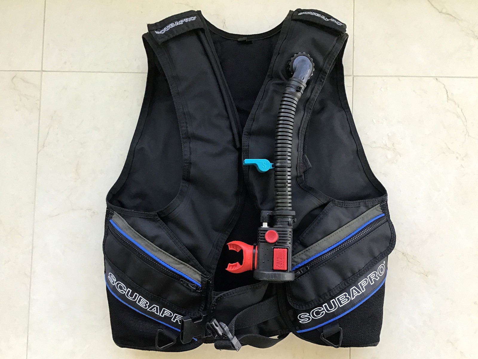 Scubapro MK10 Regulator, G200 B Second Stage, BCD, A.I.R. 2, Black, Medium