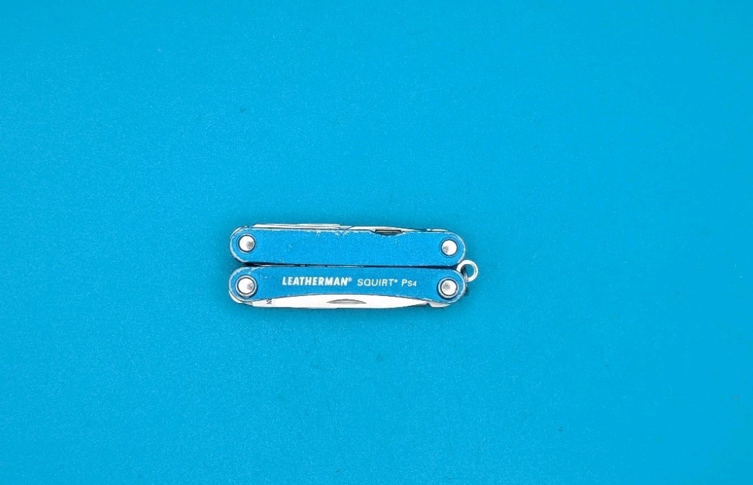 Leatherman SQUIRT PS4 Multi-Tool With Pliers Scissors Knife BLUE!