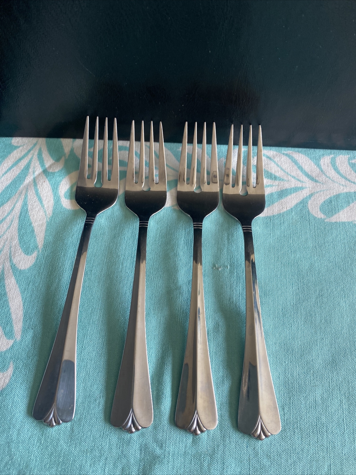 4 Pcs Rogers Co Country Shell Salad Forks Stainless Flatware