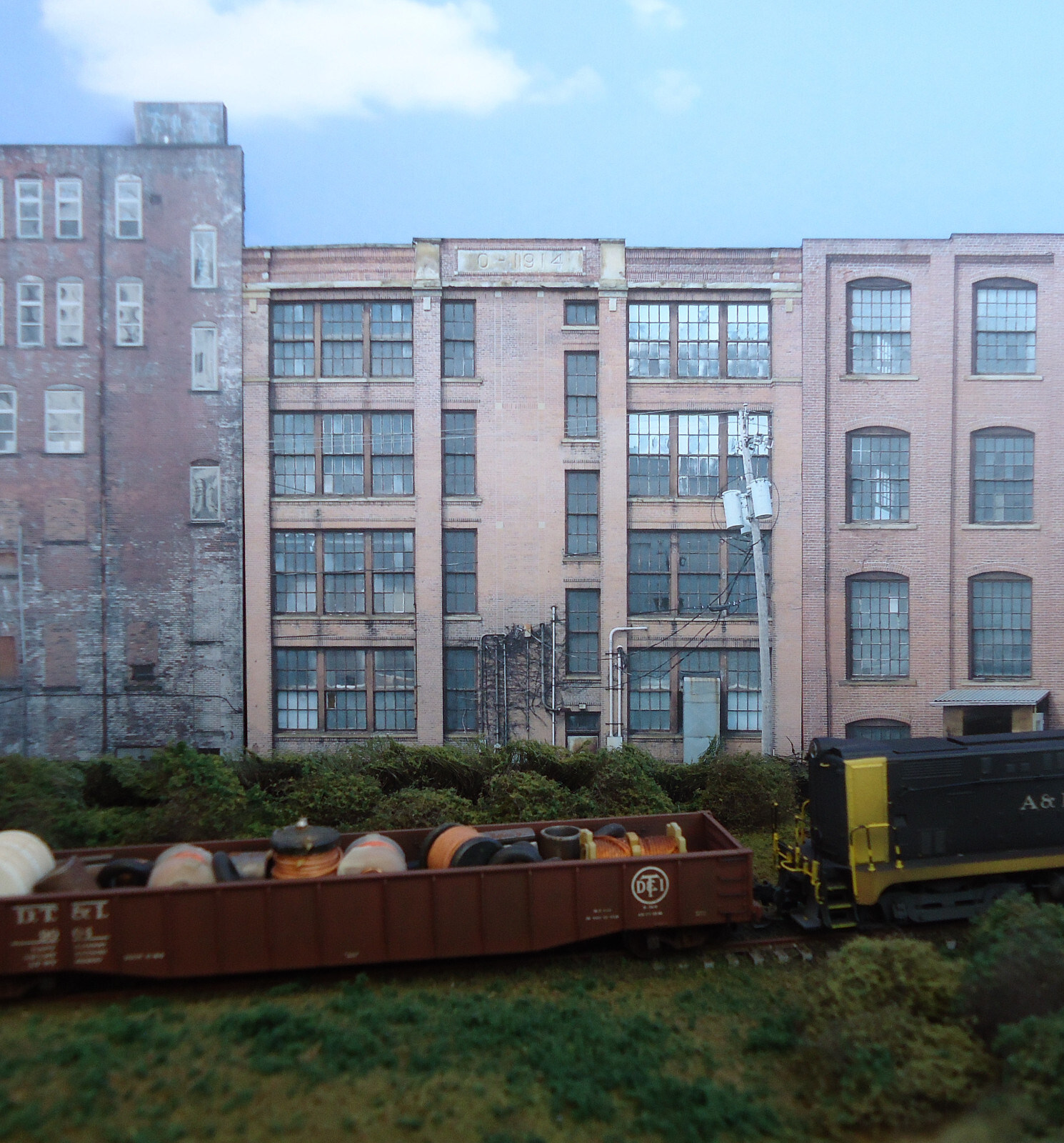 TRACKSIDEFLATS #161 HO scale portage polymers side