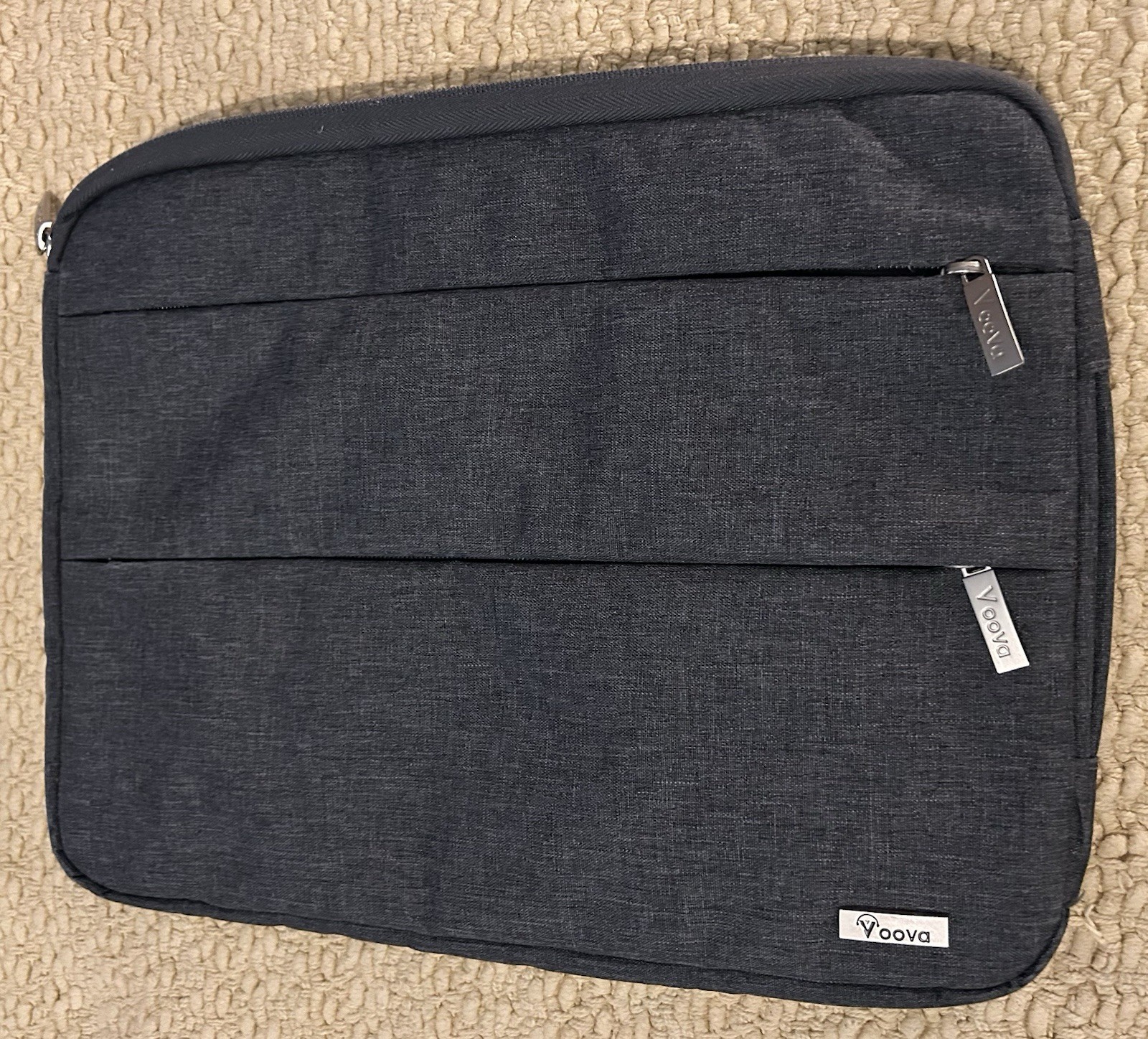 Voova: Dark Gray Laptop/Tablet Case