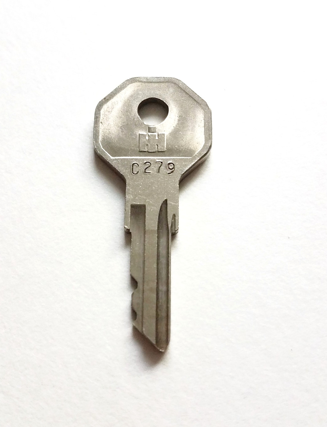 Vtg Briggs & Stratton IH Key C279 1937-1949 International Truck 1946-1956 WILLYS