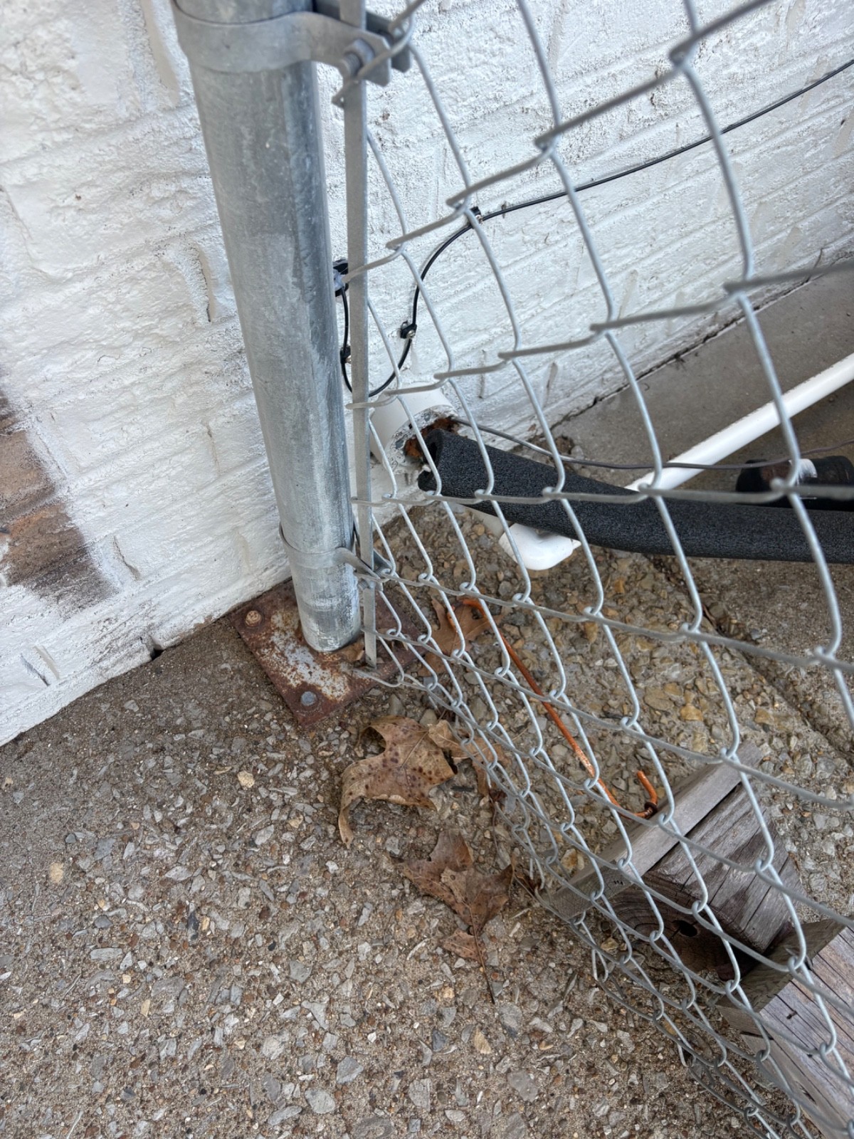 chain link fence