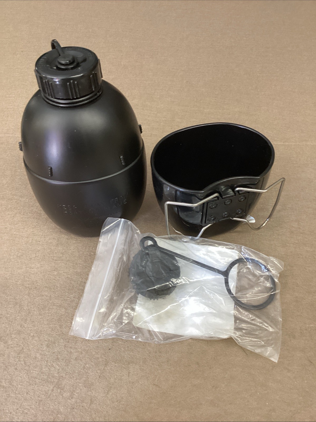 British Military 1 Ltr Osprey Black 58 Pattern Water Bottle, Mug And GSR Lid Set