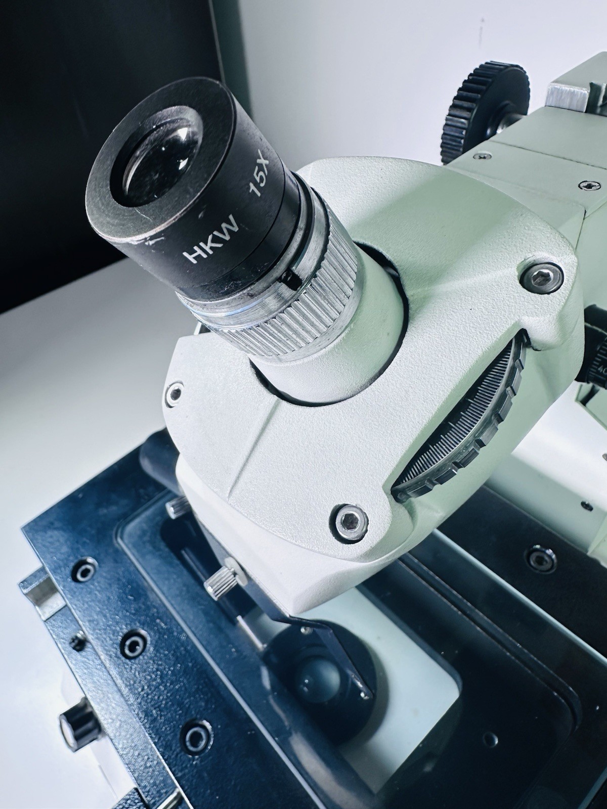 Mitutoyo TM-505 Toolmakers Microscope | 15X Eyepiece| Working |Stage Micrometers