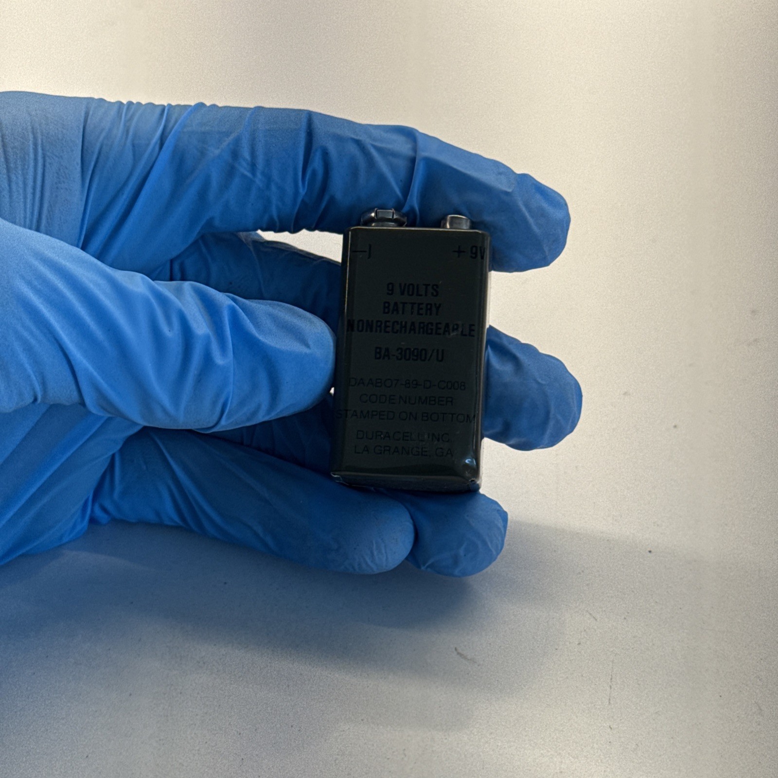 9 Volt Duracell Battery US Military 1990s Vintage BA-3090/U 777