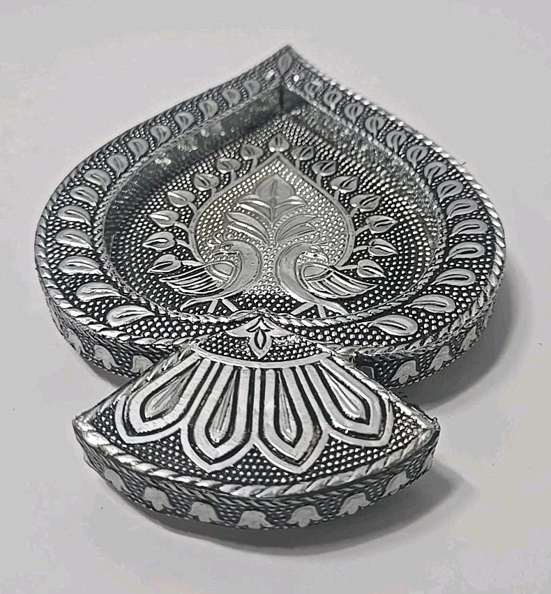 Silver Trinket Heart Tray Embossed  Design Decorative Hand crafted.    GB