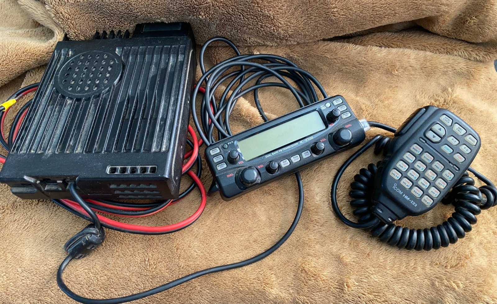 Icom ic-2720H Dual Band Mobile Amateur Radio Transceiver 2m 440 Mhz VHF UHF FM