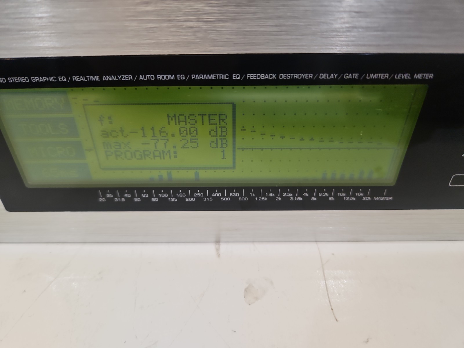 Behringer Ultra-Curve Pro DSP 8024 Digital 24-bit Dual-DSP Mainframe