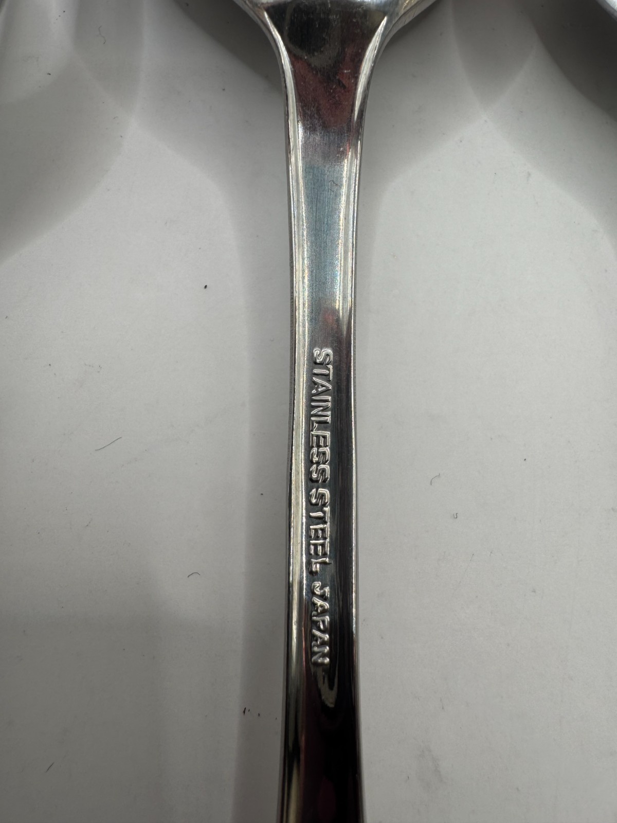 2-5 Piece Place Settings Shell Pattern Stainless Flatware