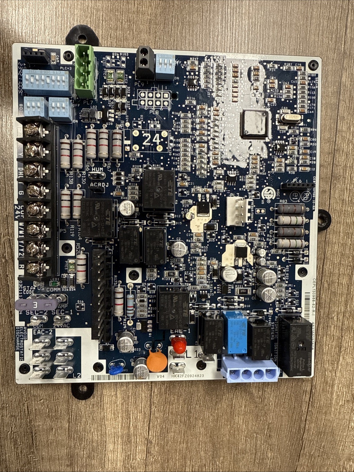New Open Box Bryan Carrier HK42FZ092 CONTROL BOARD
