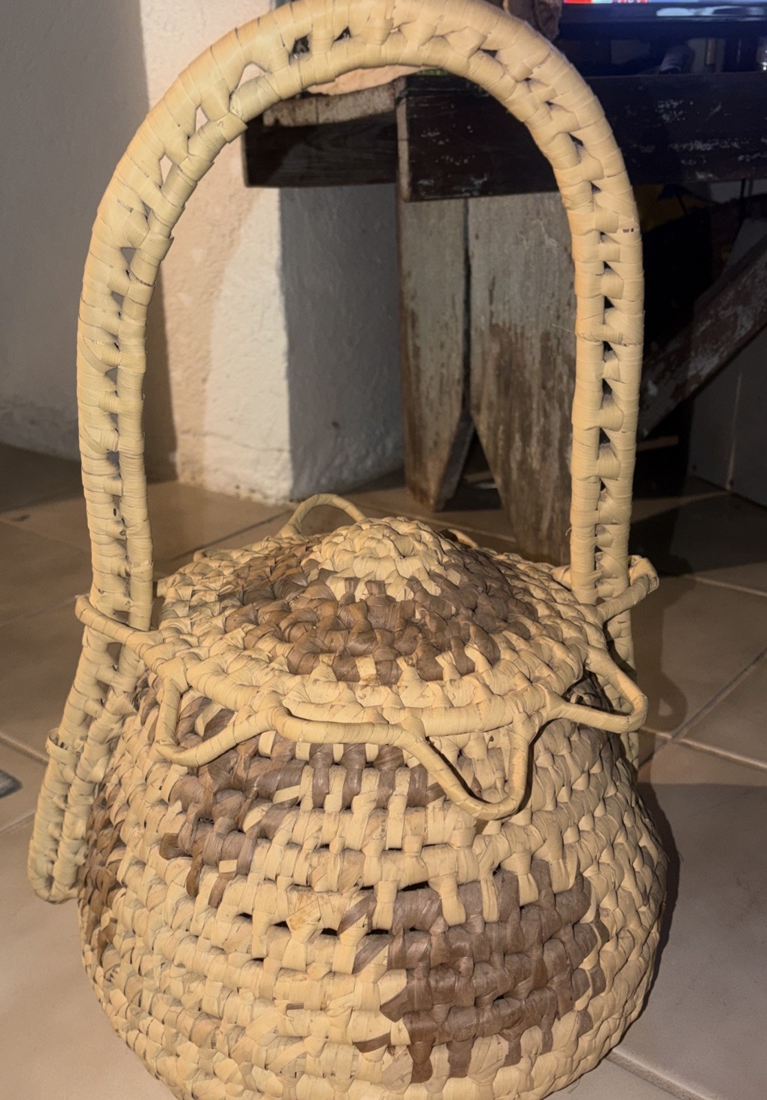 Vintage Large Lidded Yucca Basket 20" Tall – Integrated Single Handle –Excellent